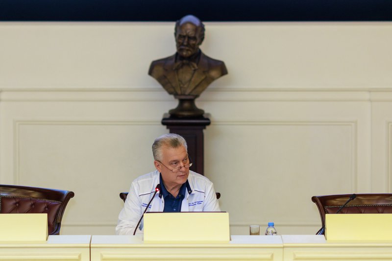 Генеральный директор Пироговского Центра Олег Эдуардович Карпов_на портал.jpg