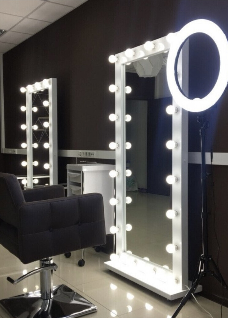 Производство зеркал для парикмахерских на заказ в Москве и Московской области "М