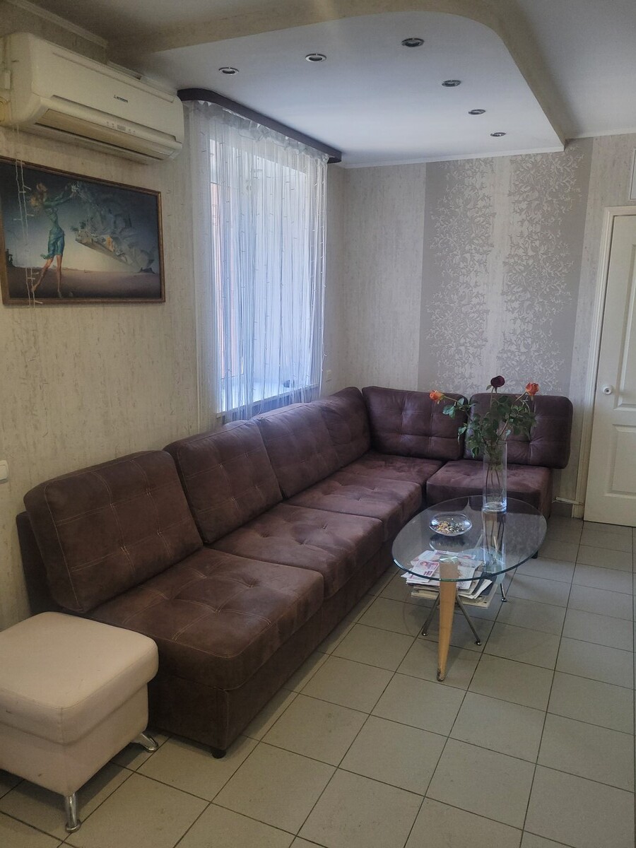 Салон Красоты Beauty House, адрес Гоголя, 17, Курган с рейтингом 3.1