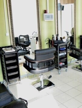 салон красоты - Краснодар - Рабочая зона парикмахеров