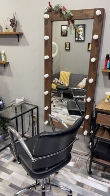 Салон красоты Ирины Бондар - Сочи - Рабочая зона парикмахеров