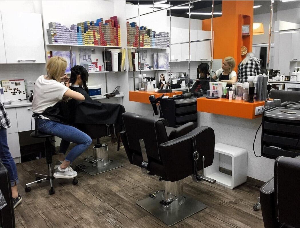 Манго - Иркутск - Рабочая зона парикмахеров