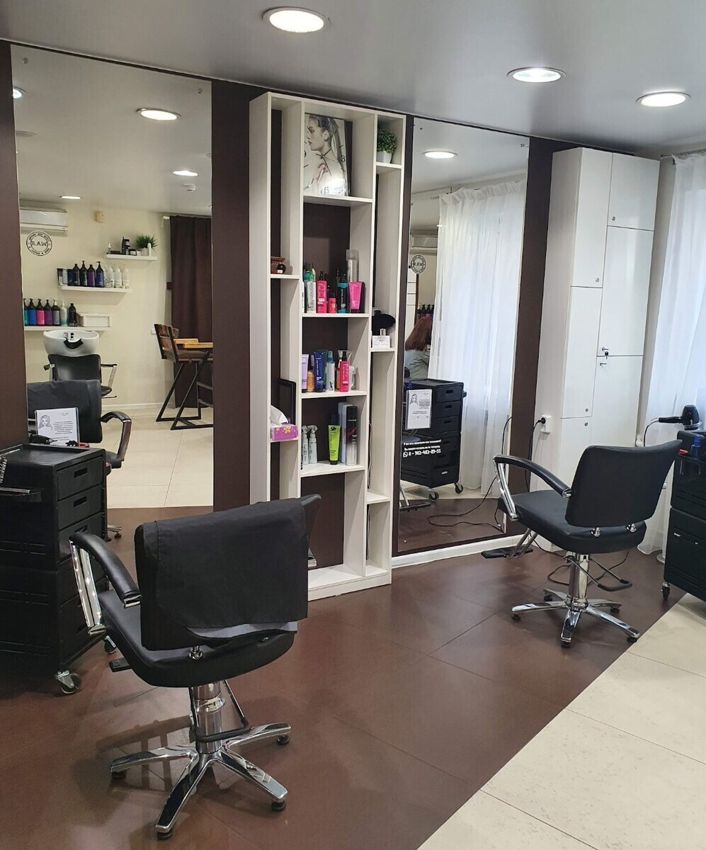 Инфинити - Владивосток - Рабочая зона парикмахеров