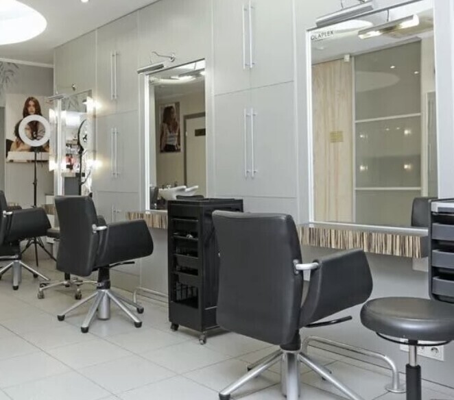 Салон красоты Пятый элемент - Великий Новгород - Рабочая зона парикмахеров