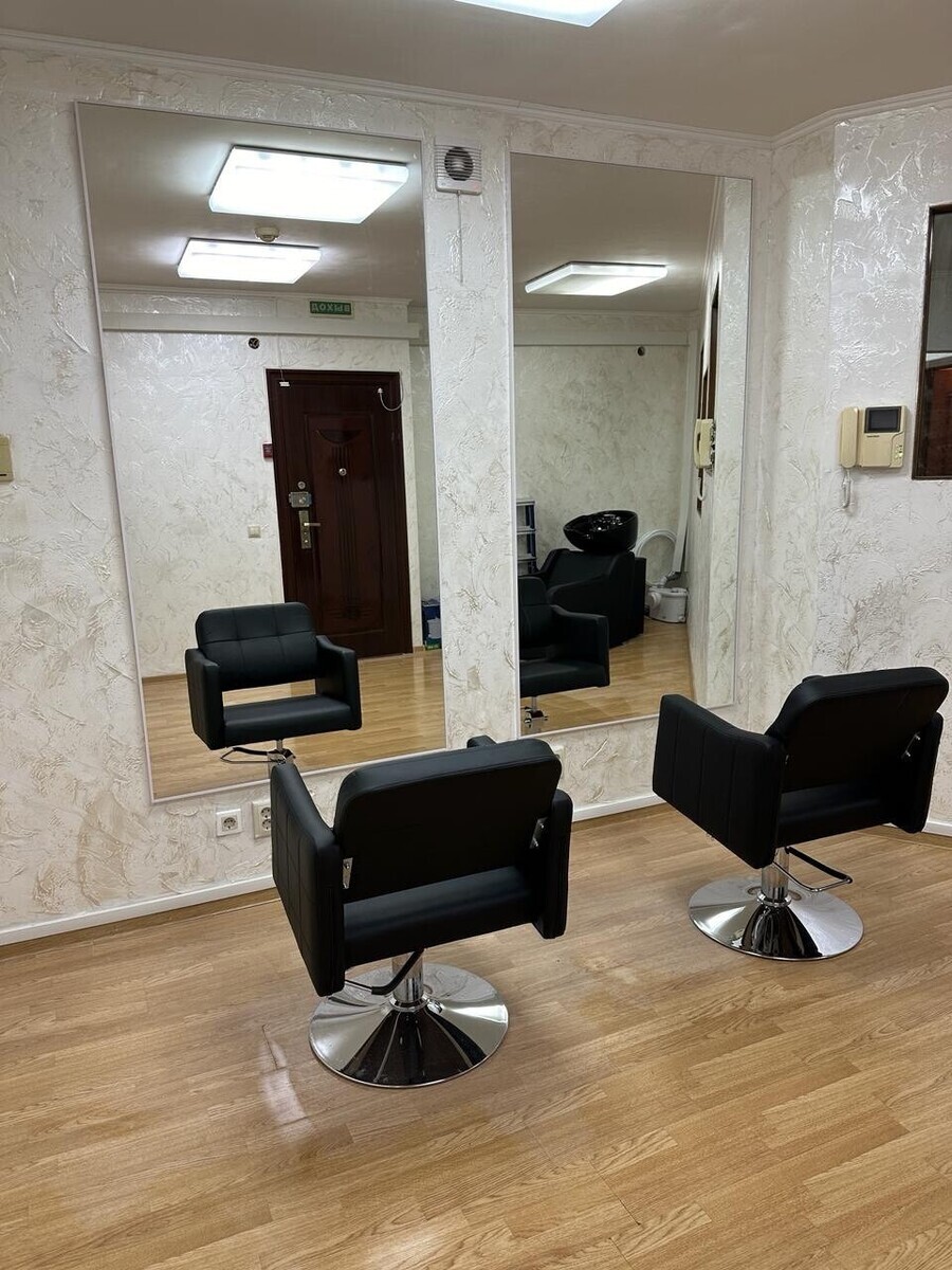 Салон красоты - Сочи - Рабочая зона парикмахеров