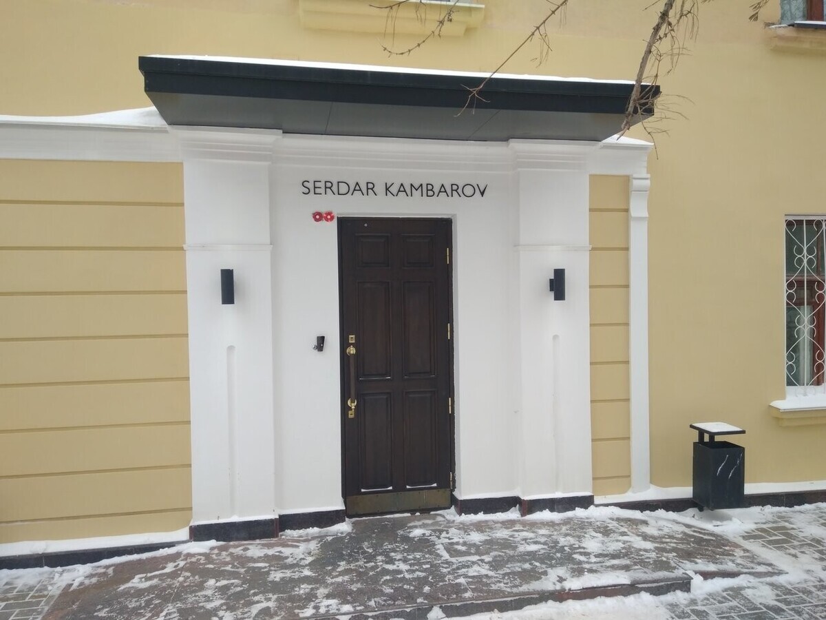 Студия Serdara Kambarova - Уфа - Витрина с улицы