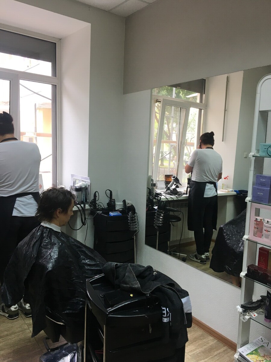 Профи - Иркутск - Рабочая зона парикмахеров